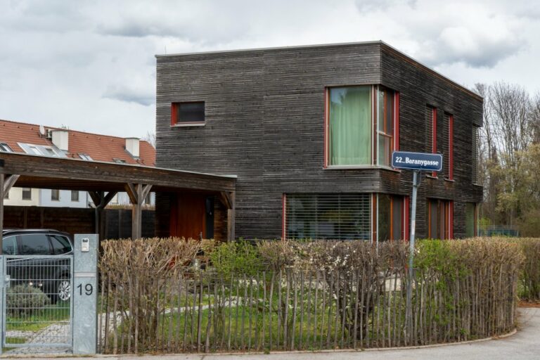 Einfamilienhaus mit Holzfassade