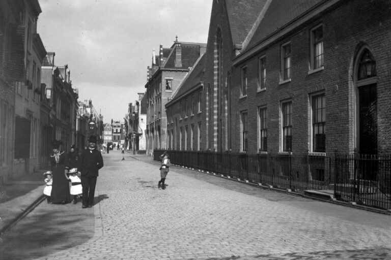 alte Aufnahme einer Straße in Utrecht