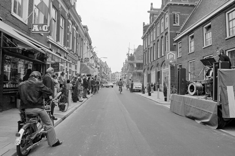 alte Aufnahme einer Straße in Utrecht