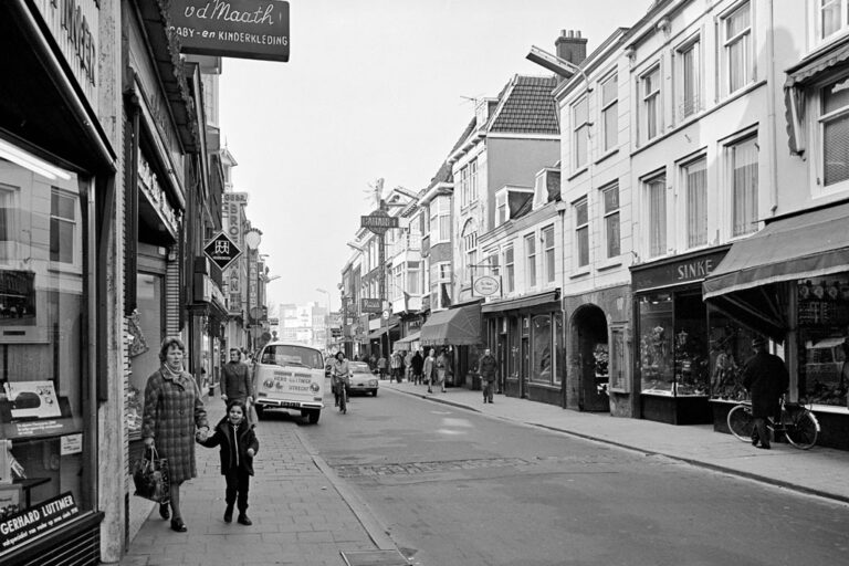 alte Aufnahme einer Straße in Utrecht