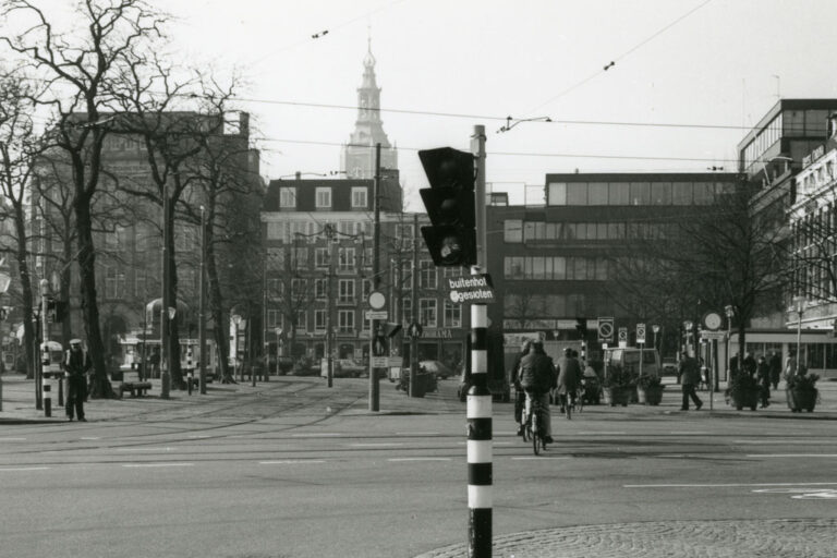 Platz in Den Haag, Ampel