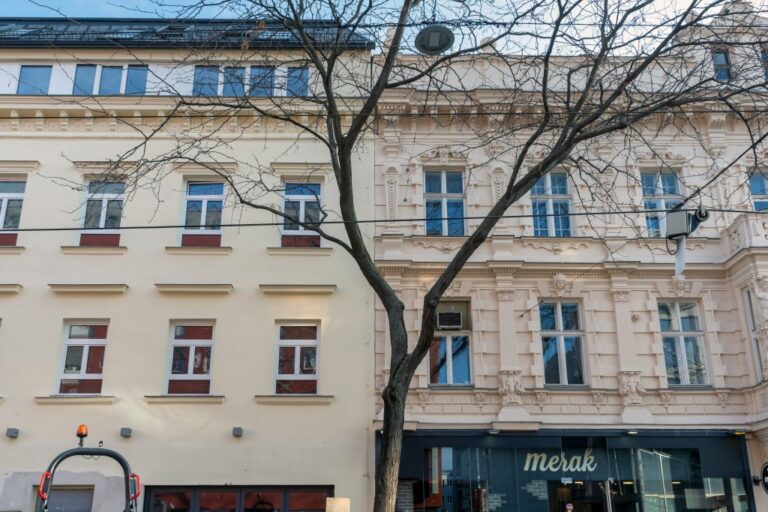 alte Häuser in der äußeren Mariahilfer Straße