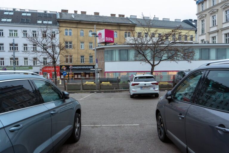 Parkplatz, Bipa